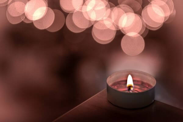 Picture of a candle for cheap gifts for mom for christmas