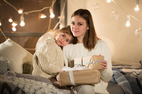 Picture of a mom and child for why would someone want to give a no gift Christmas