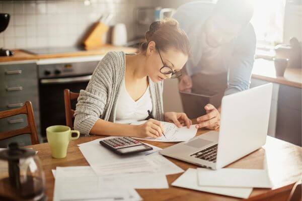 picture of lady finding jobs that pay $60 an hour