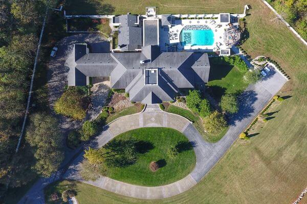 Aerial Picture of mansion with all of the mansion amenities.