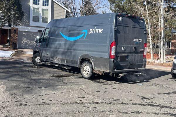 Picture of Amazon truck for Amazon Sunday delivery.