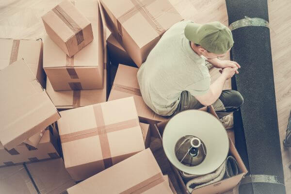 How to Move Out at 18: The Ultimate Guide to Moving out at 18 with No