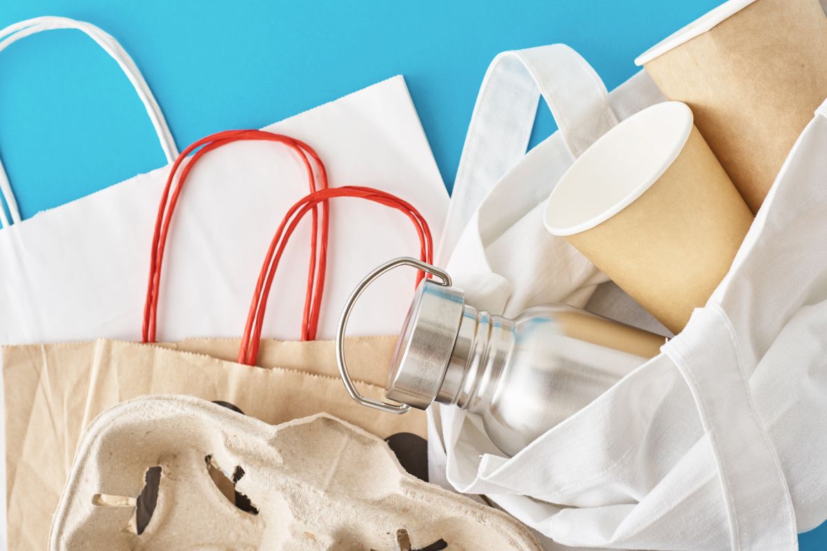 The photo shows reusable items.