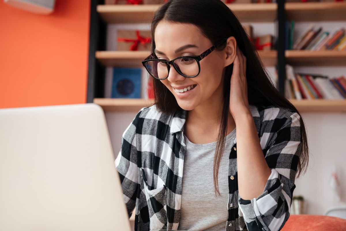 A woman selling printables online.