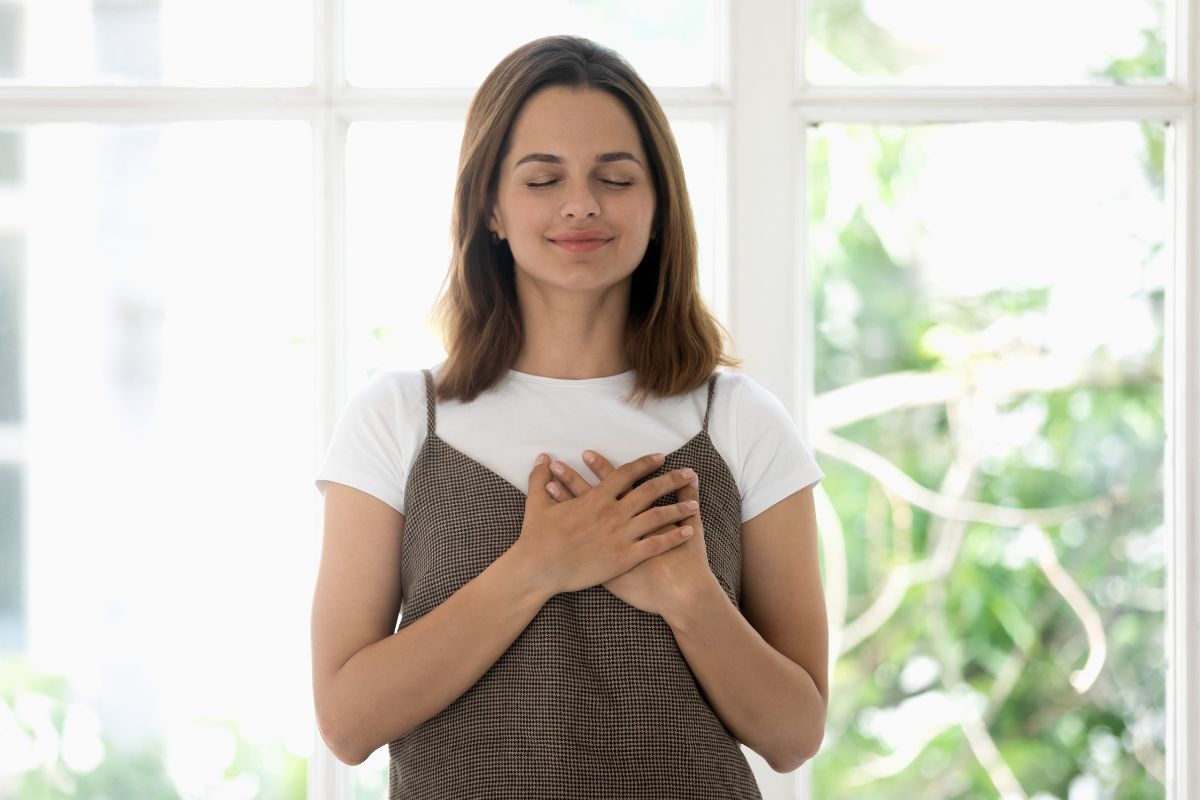 Image of a woman with gratitude.