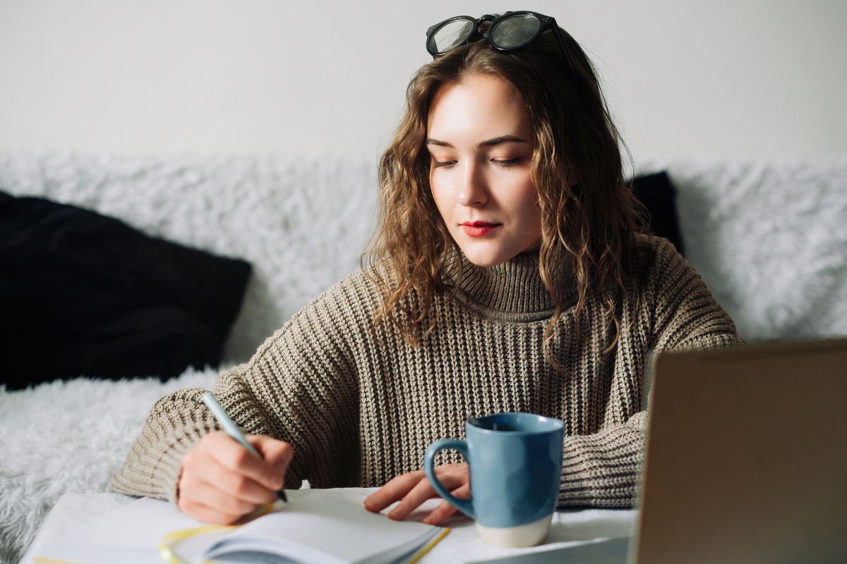Picture of a young woman working as an interpreter.