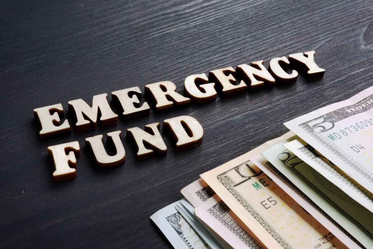 The image of the dollar bills and a note indicating to emergency fund benefits.