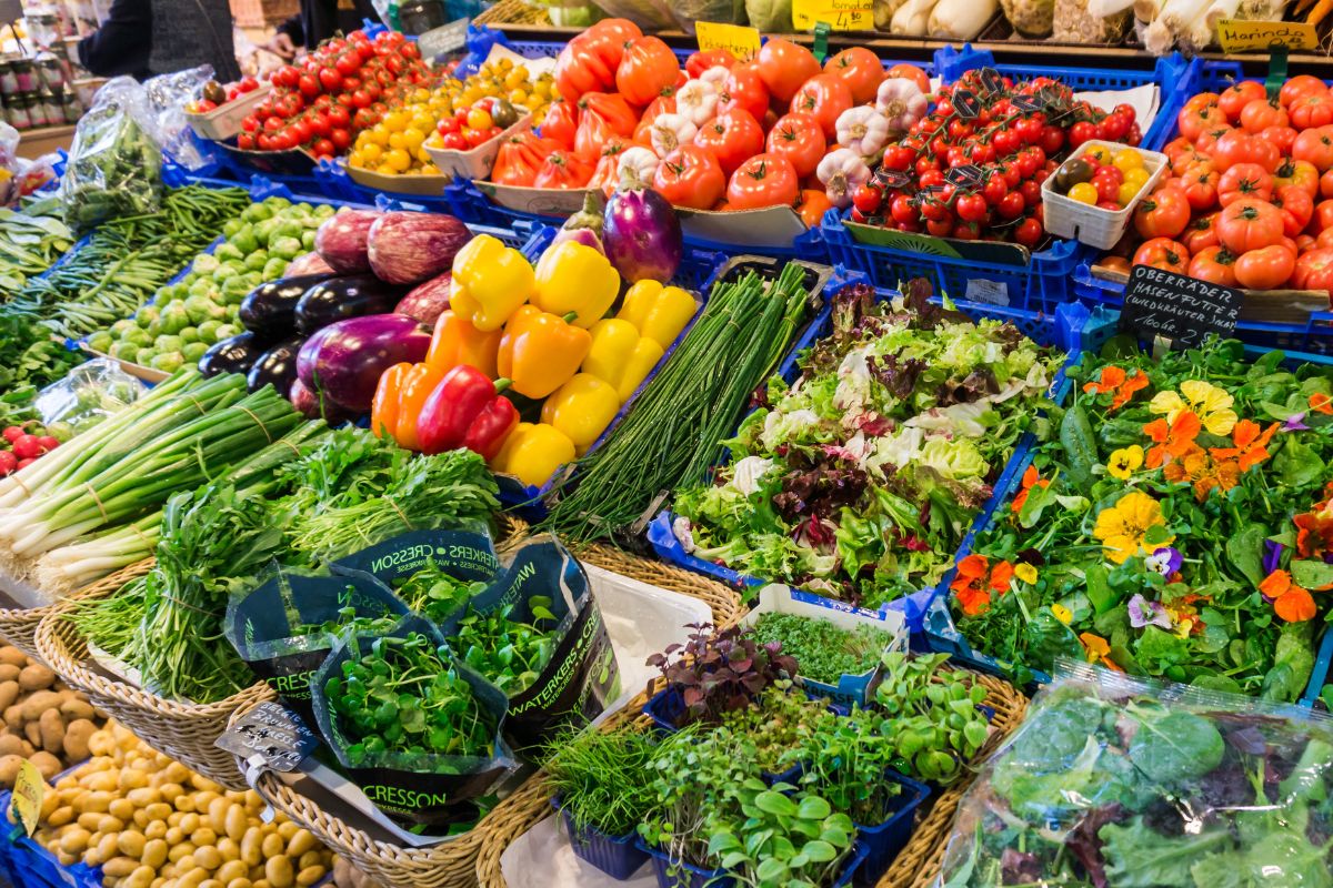 The picture shows seasonal produce.
