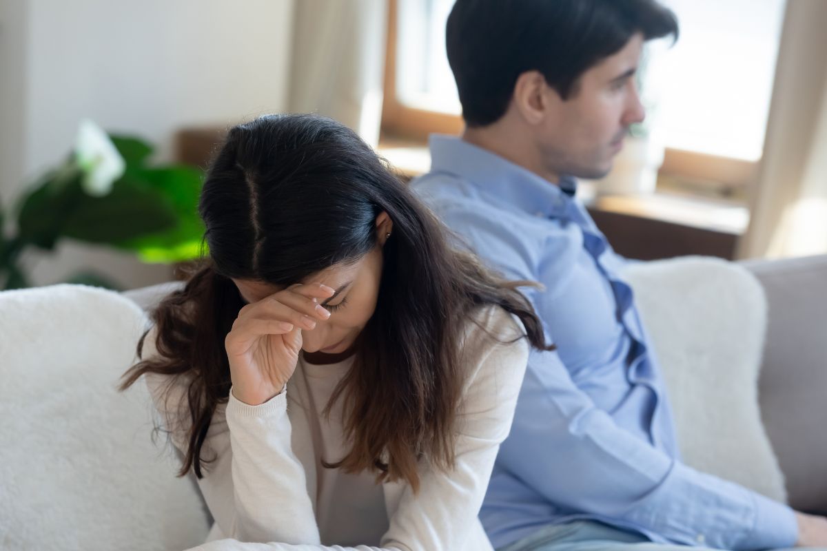 Image of a couple quarrel.