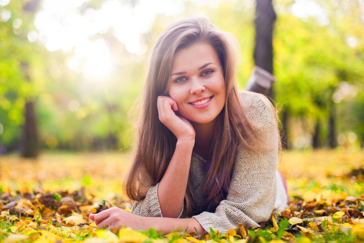 Foto de uma mulher vivendo uma vida simples.