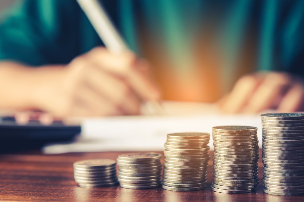 Picture of a woman budgeting.