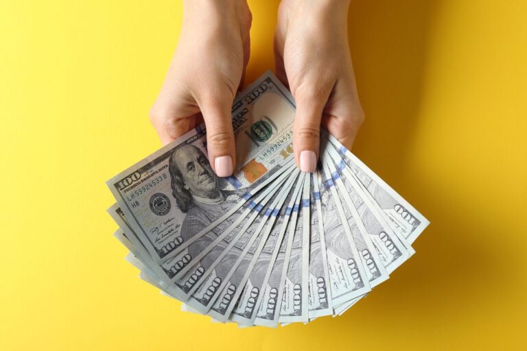 Featured image for MSN - make money fast women.