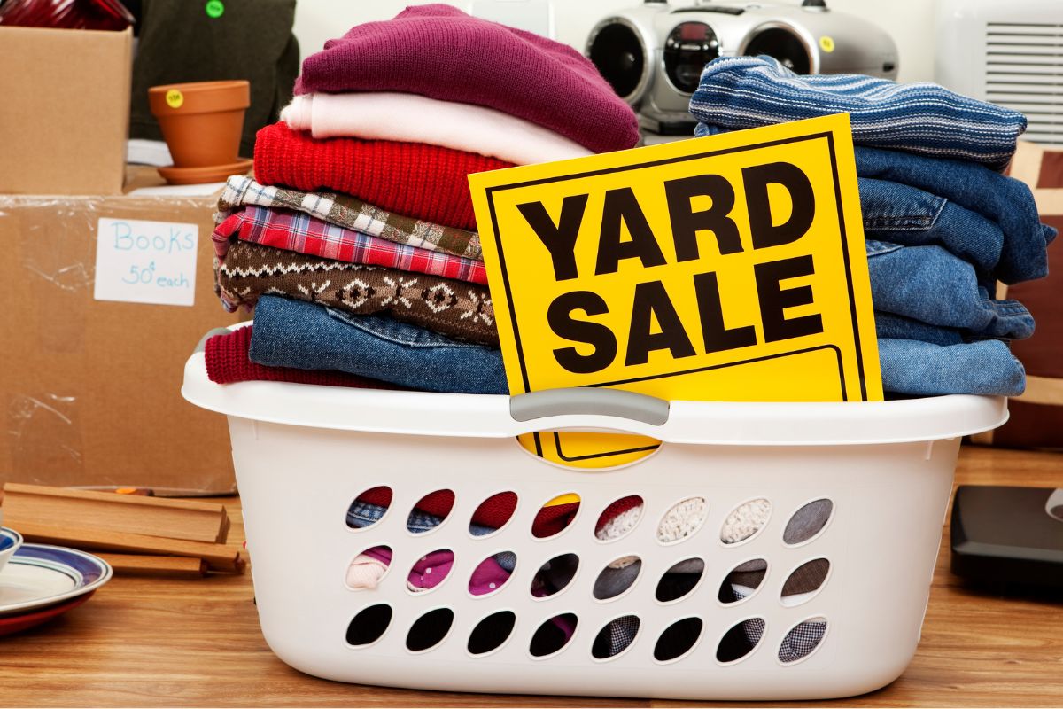 The photo shows unused items on yard sale.