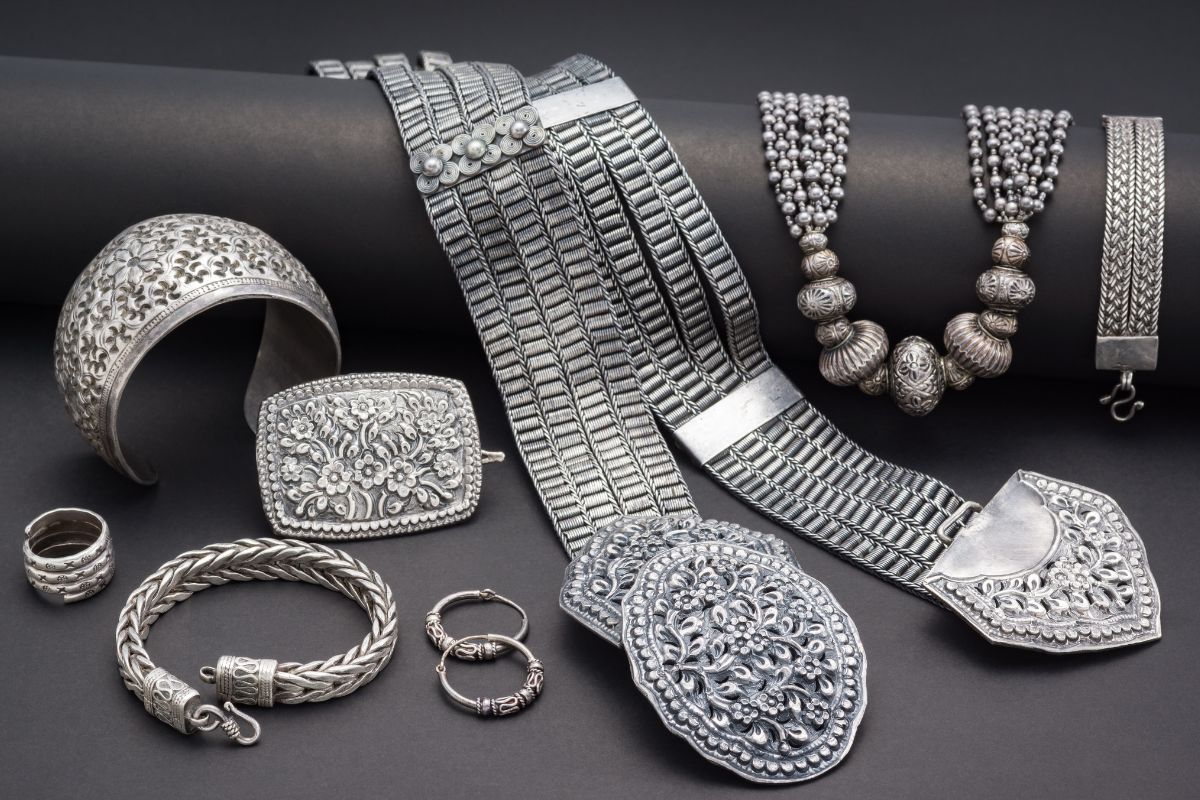 The picture shows silver jewelry.