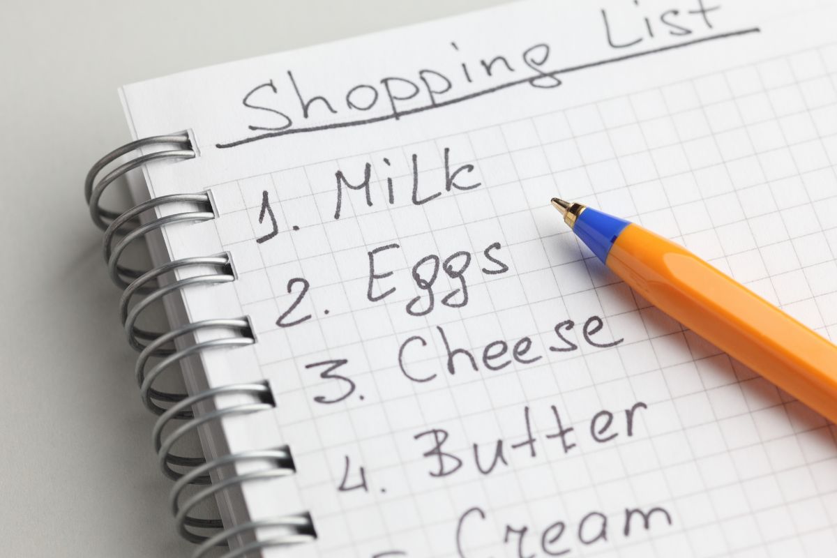 Image of a notebook with shopping lists.