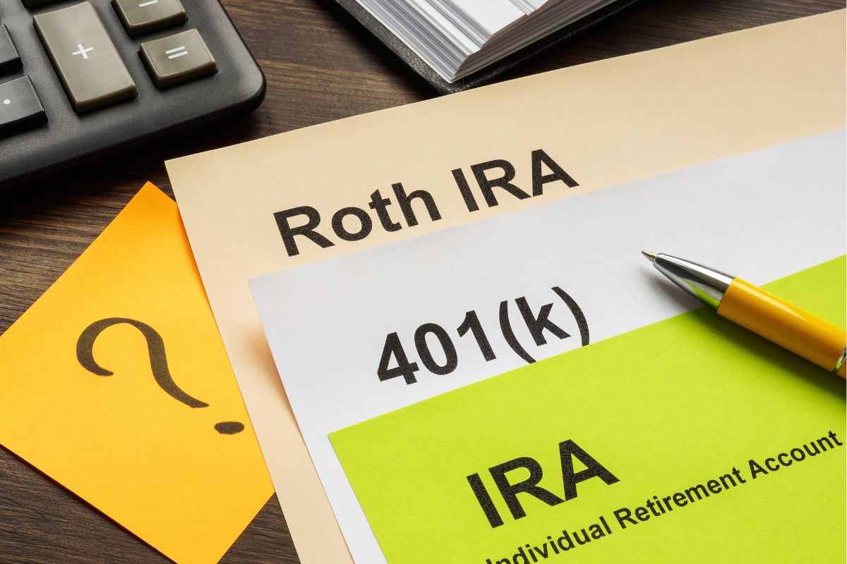 The picture shows papers with retirement accounts.