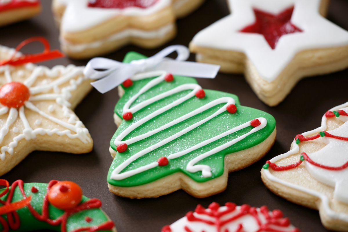 The picture shows baked cookies.