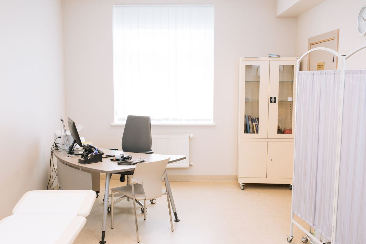 Picture of a health clinic.
