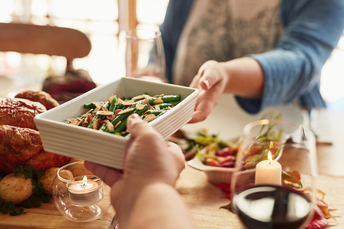 The photo shows the sharing of meals.
