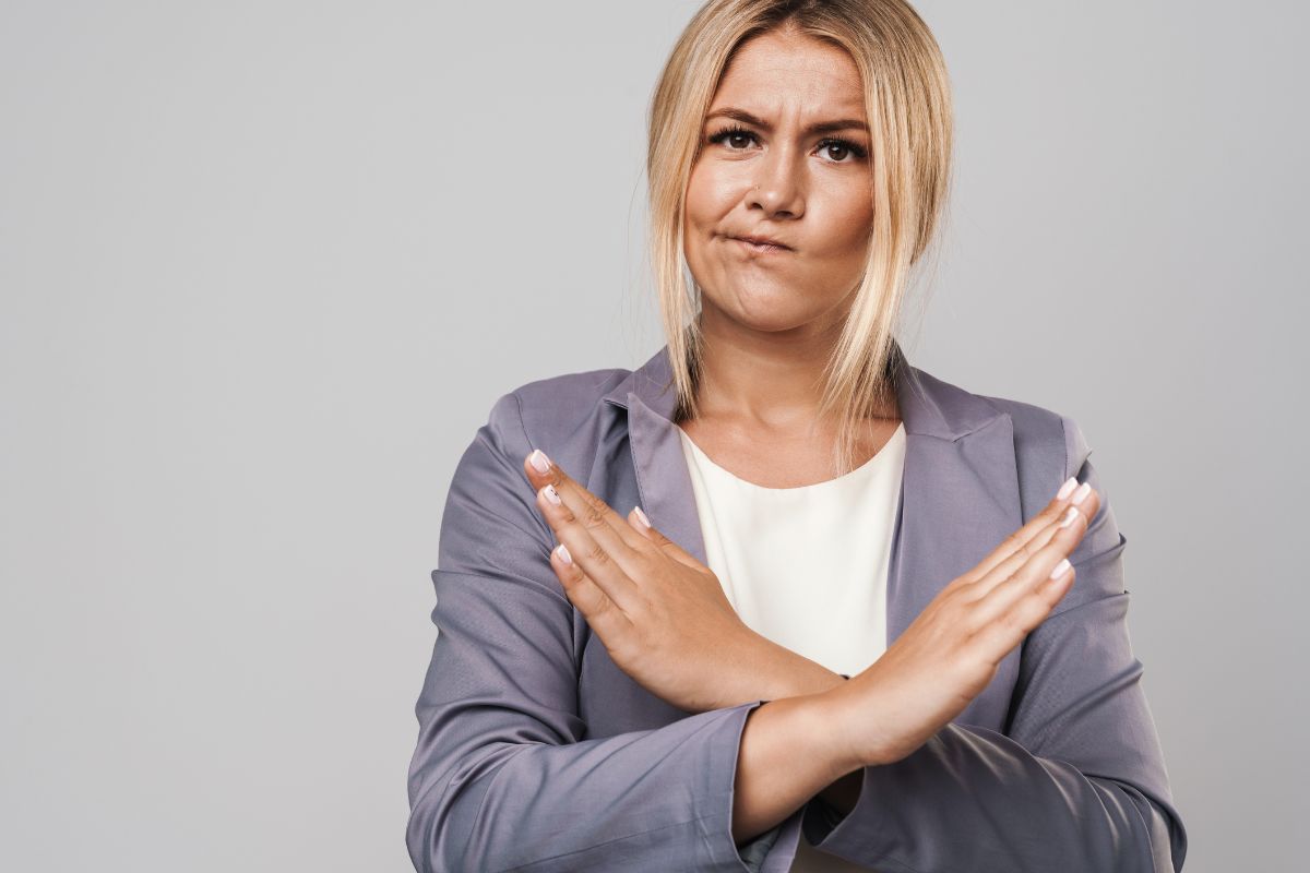 Picture of a woman saying no.