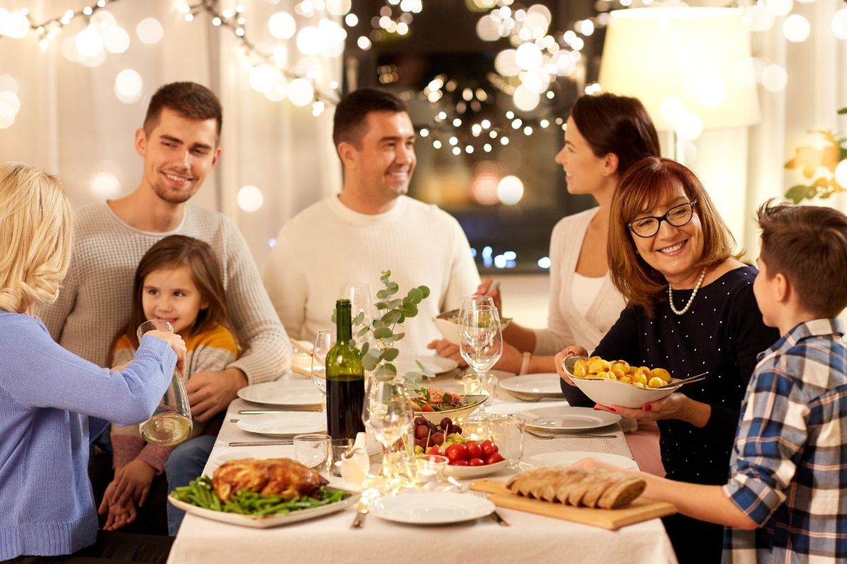 Picture of a family dinner.