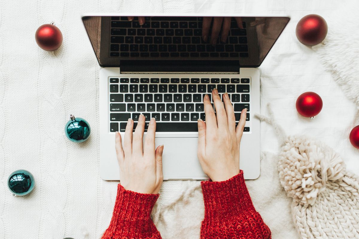 Image of a woman using a laptop.