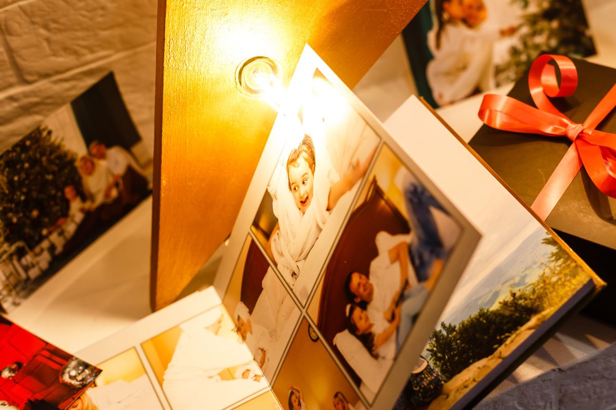 Image of a photo album.