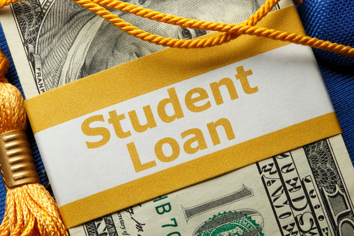 Picture of a student loan money.
