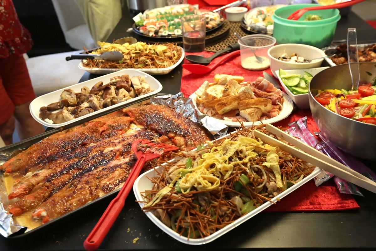 The picture shows potluck meals.