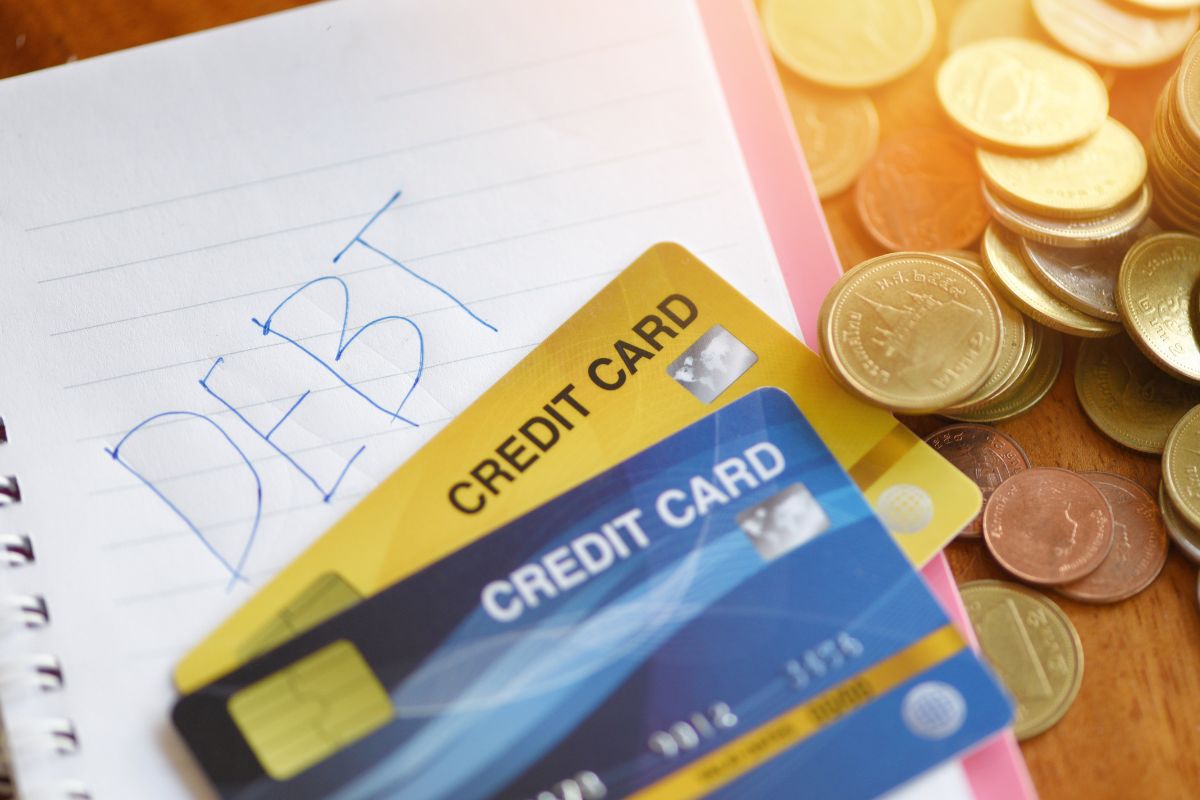 Image of credit card debt.