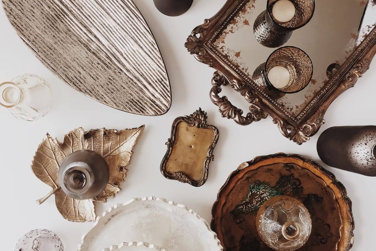 The picture shows different vintage stuff which means reselling vintage items that combine creativity with a reliable income stream.
