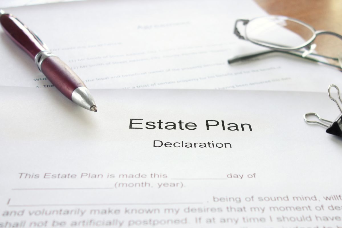 Image of estate plan declaration paper.