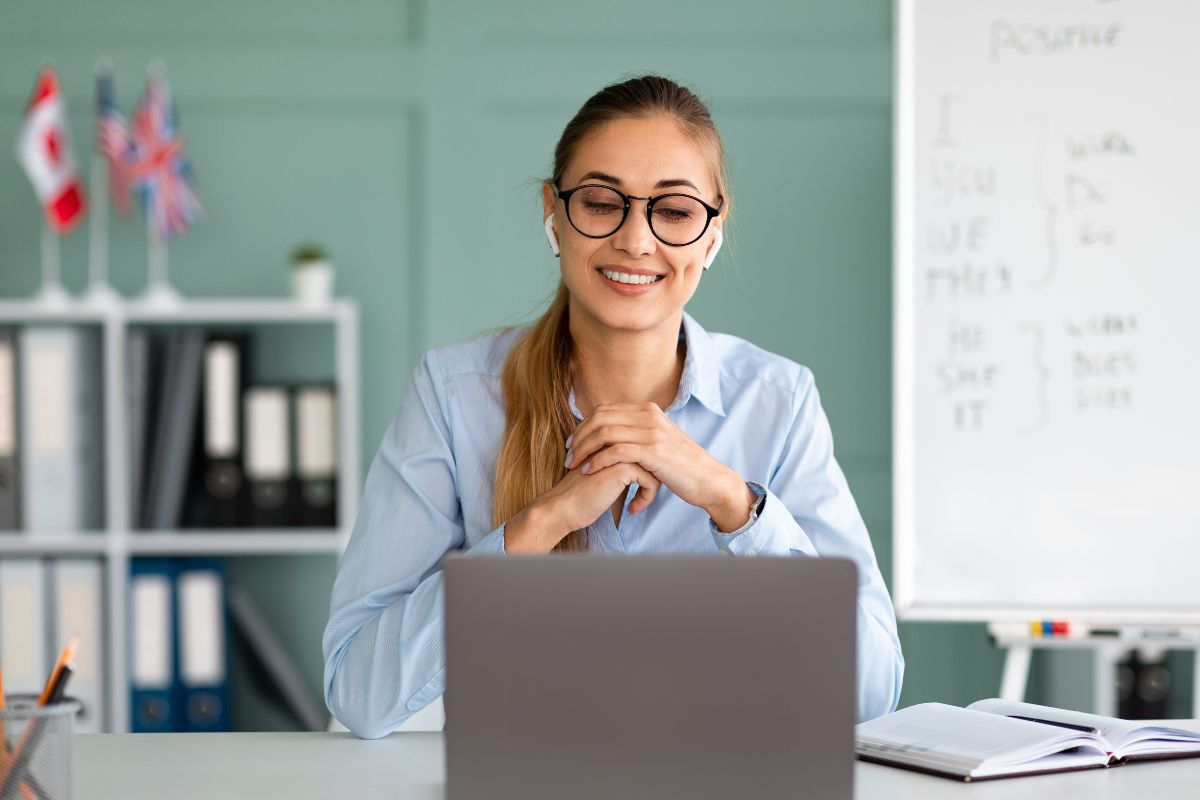 Picture of a woman tutoring online.