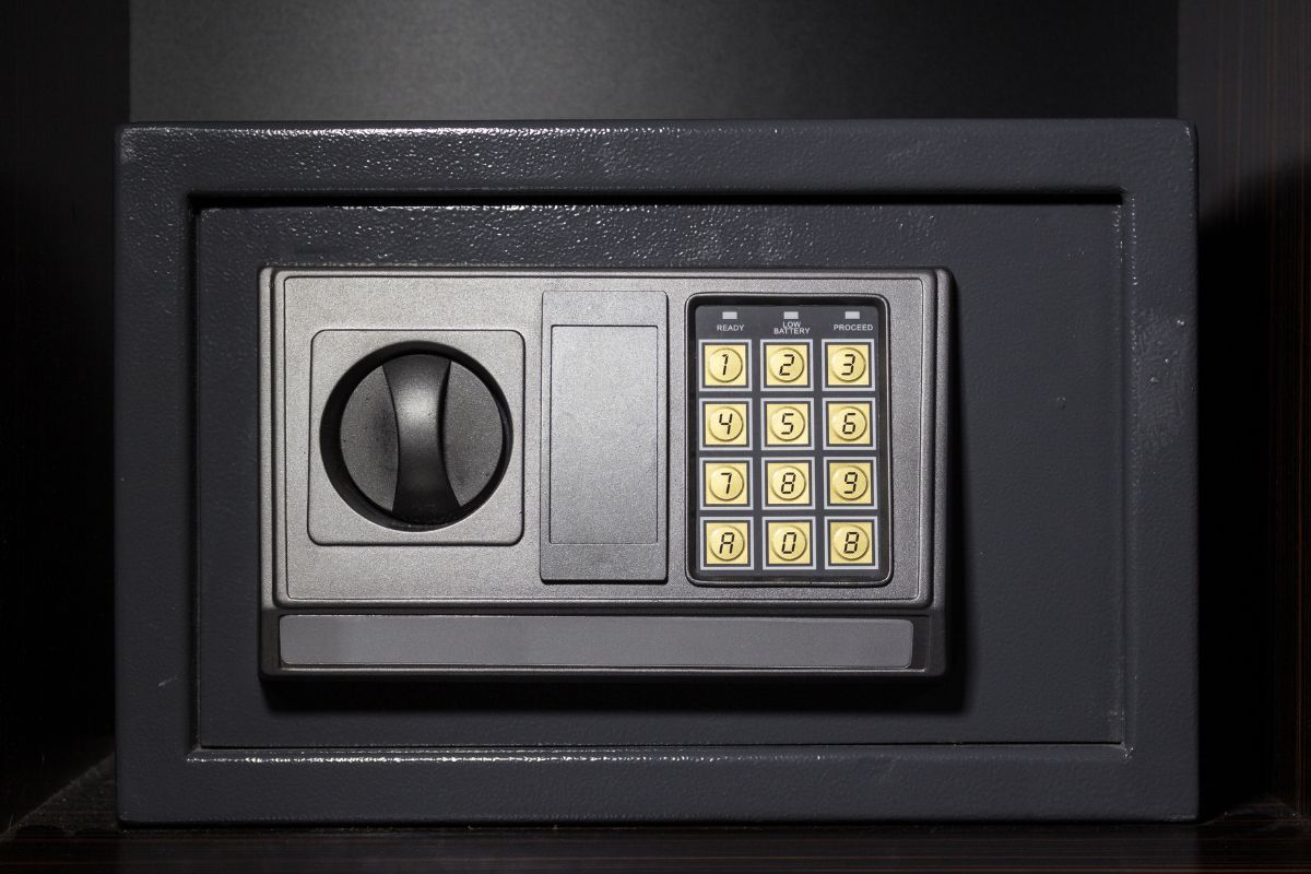Image of a lockbox.