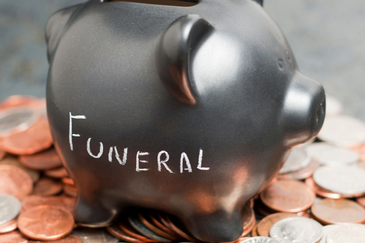 Picture of funeral savings,