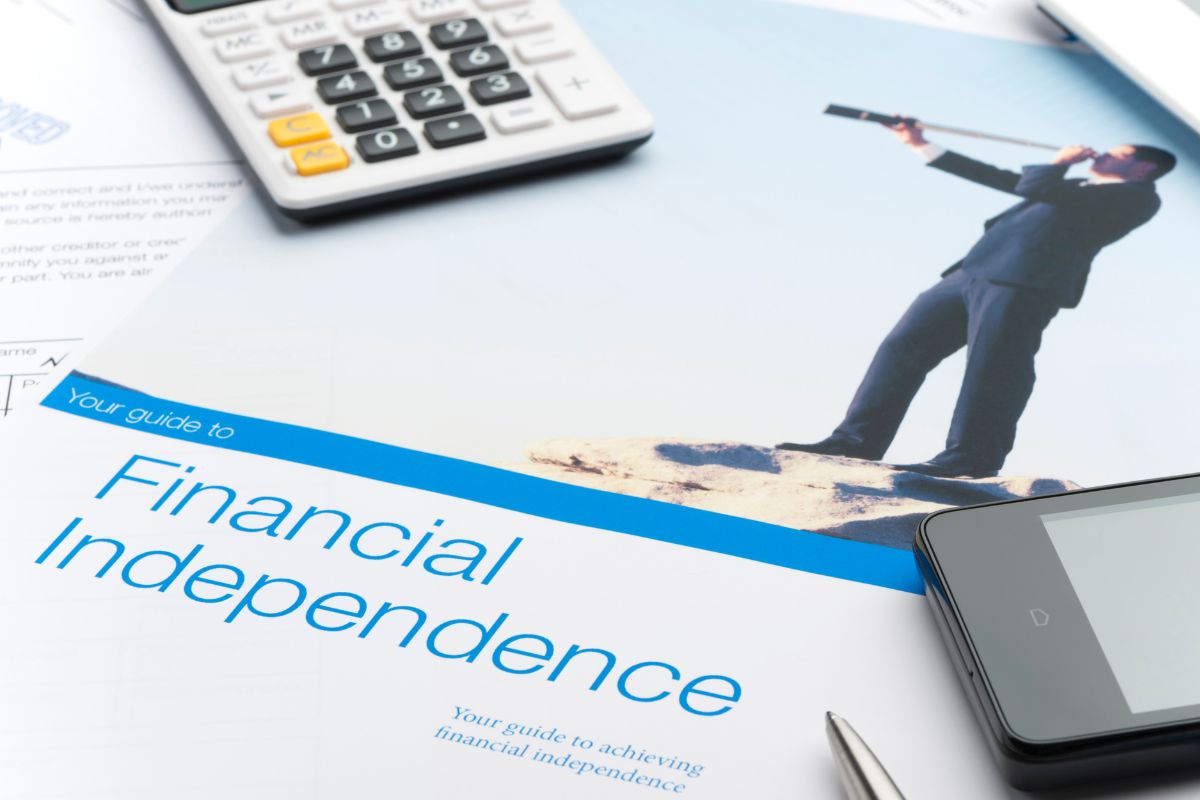 Photo of a paper with financial independence title.