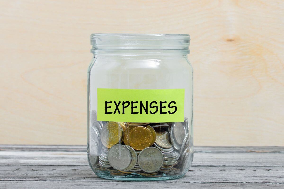 The picture of a jar filled with coins and with a note means aim for at least 3-4 months' worth of living expenses to protect you in case of emergencies.