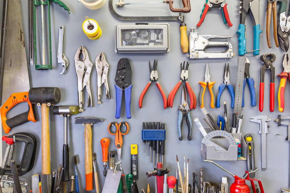 Picture of repairing equipment for rent.