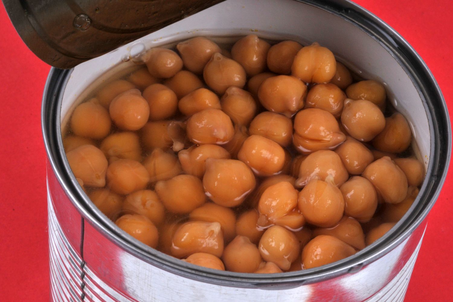 Image of canned beans.