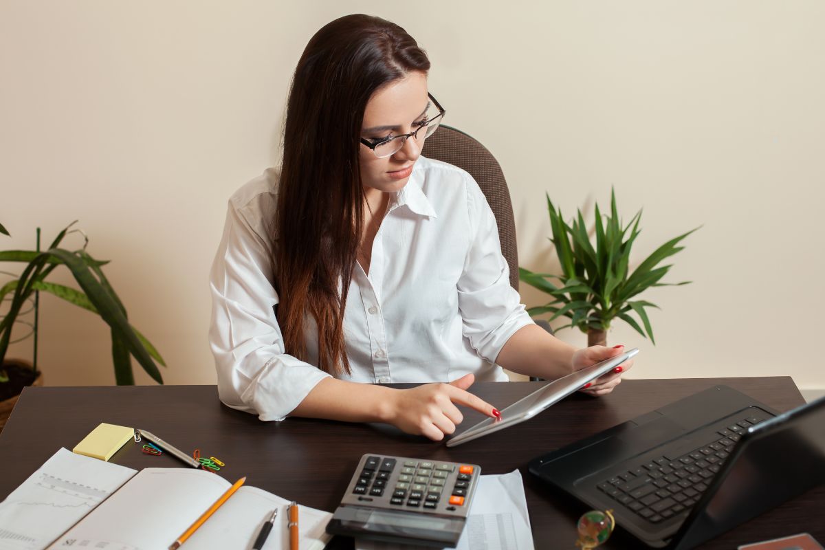 Image of a woman working as a bookkeeper.