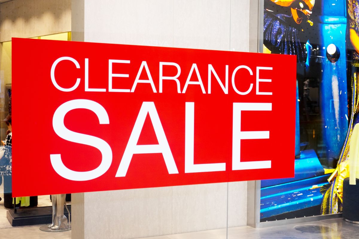 Image of a sale sign.