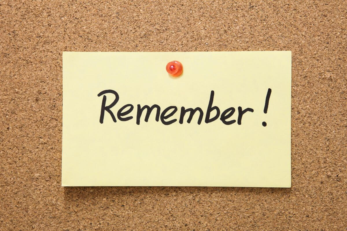 The image of a piece of paper with a note pinned on the board indicates that small sacrifices now can lead to big rewards in retirement.