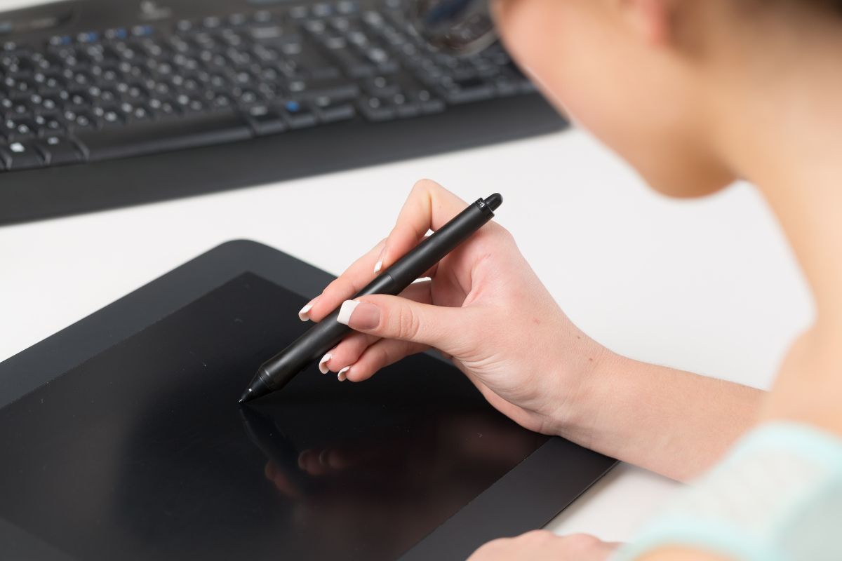 The photo shows a woman monetizing her hobby.