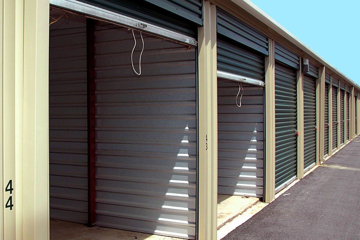 The image tells about empty storage to rent out unused space can bring out easy money and knock out debt faster.