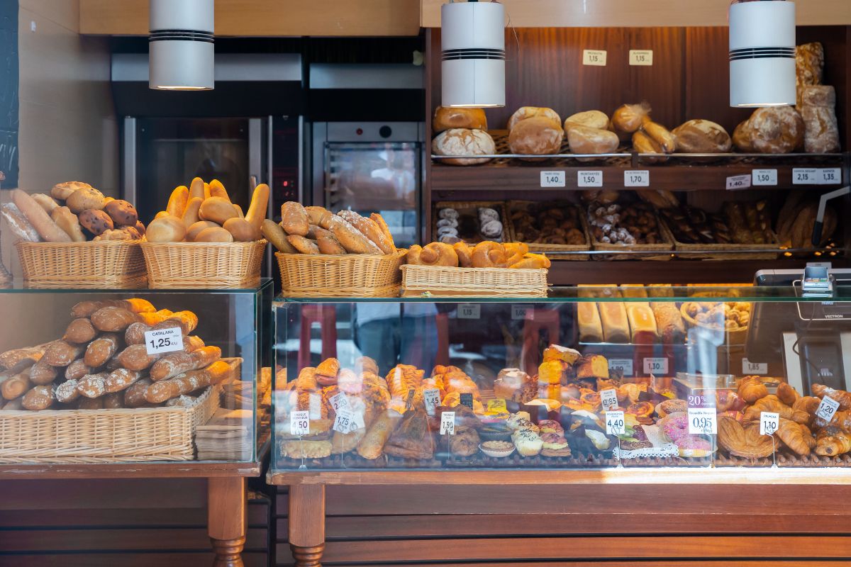 Picture of bread outlets.