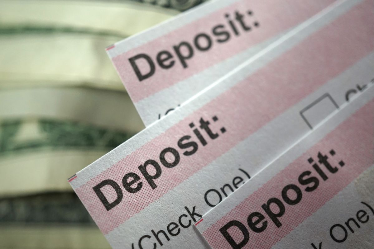 The picture shows money and deposit forms.