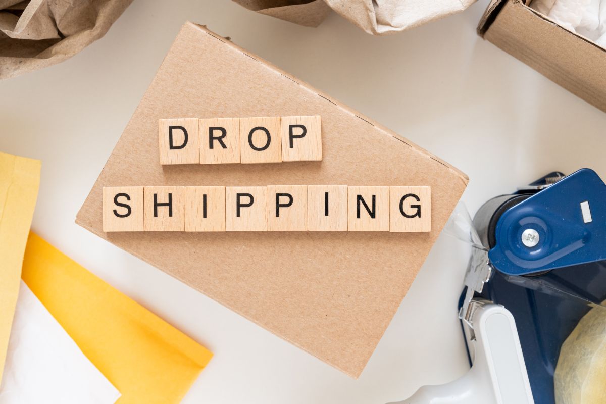The image shows a Dropshipping business.
