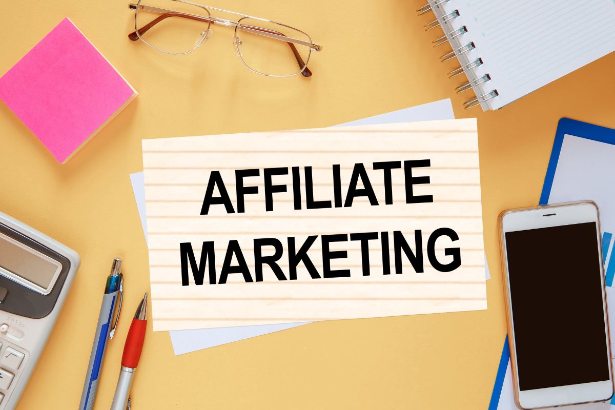 The photo shows a paper with affiliate marketing wording.