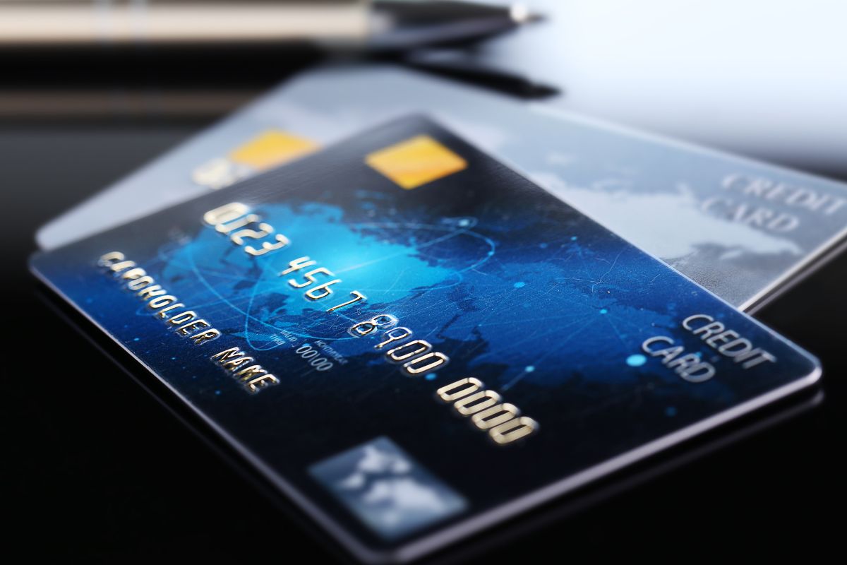 The image of credit cards.