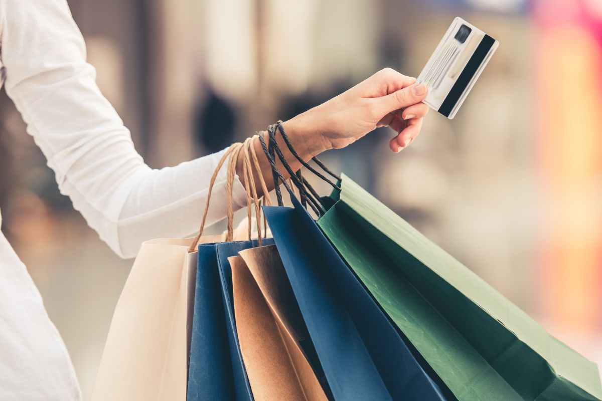 A photo shows a woman going shopping.